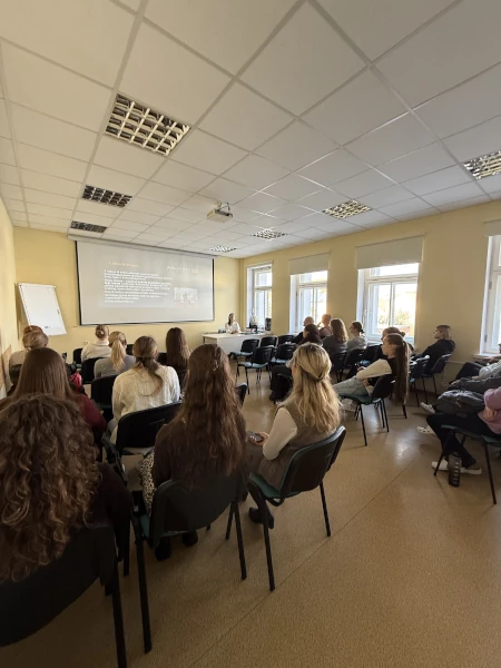 Skoliozės edukacija mokykloms INNOVAMED Skoliozės edukacija mokykloms INNOVAMED