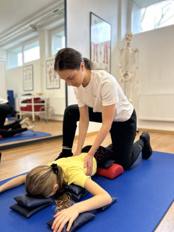 Skoliozės gydymas Schroth INNOVAMED Skoliozės gydymas Schroth INNOVAMED